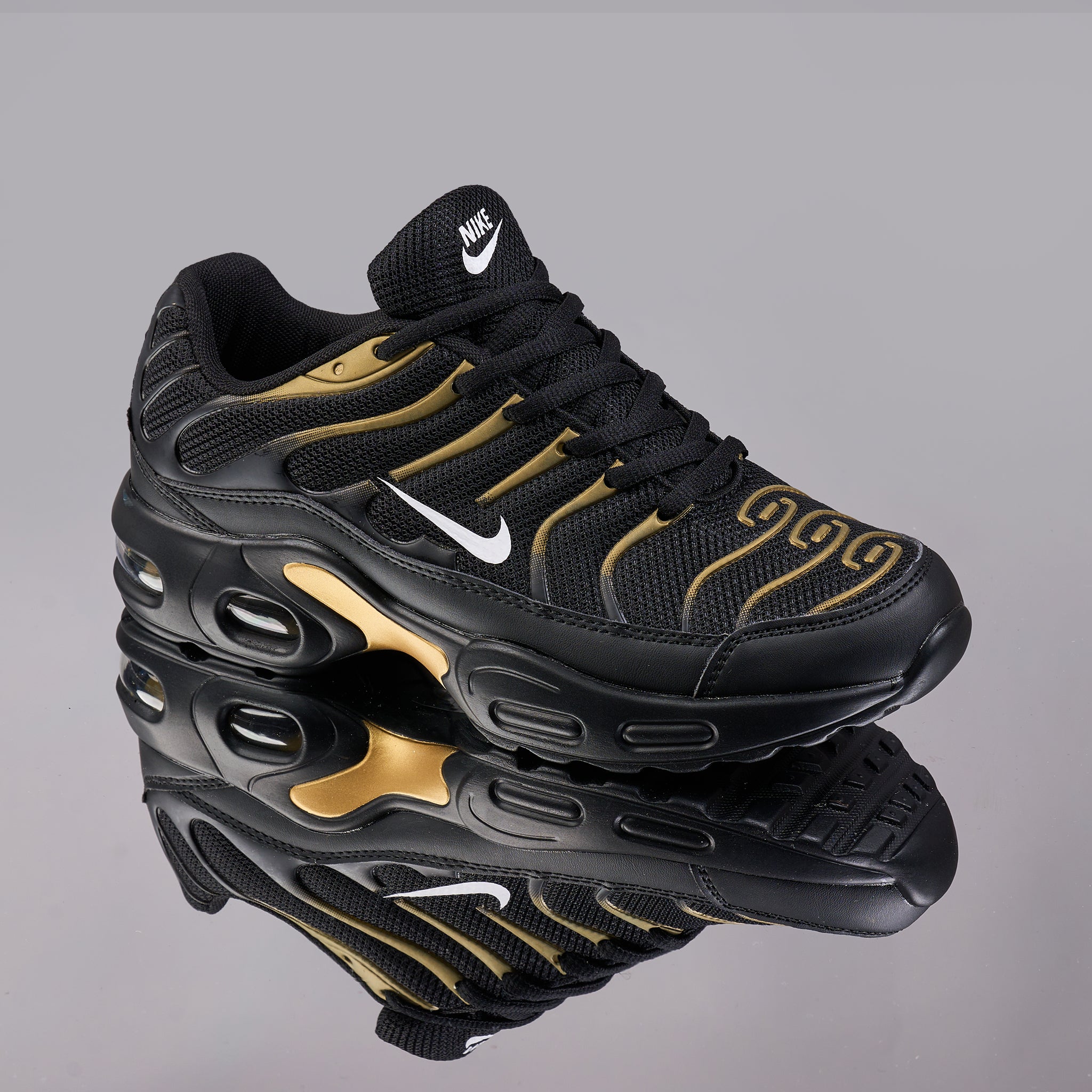 Air Max TN, Negru/Gold