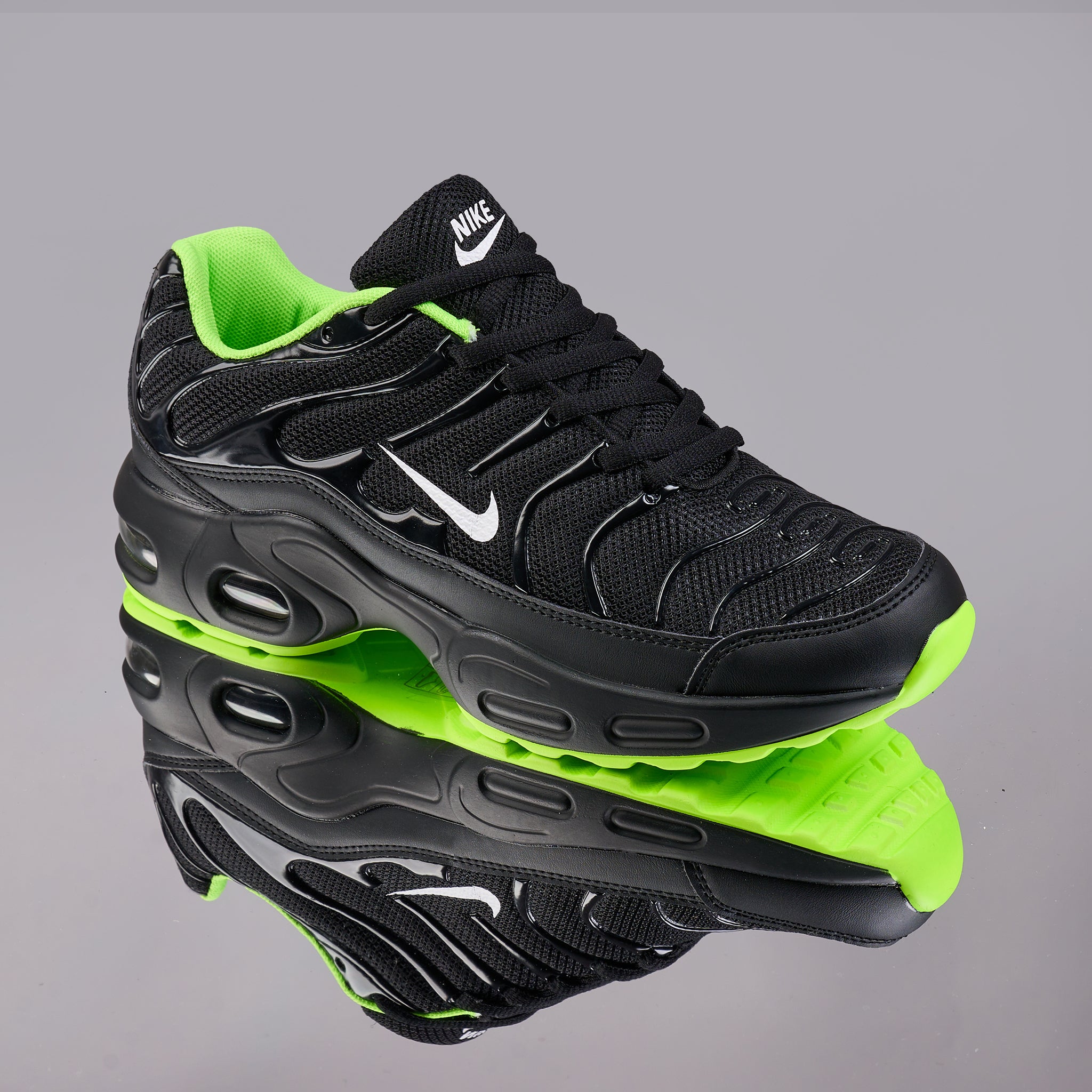 Air Max TN, Negru/Verde
